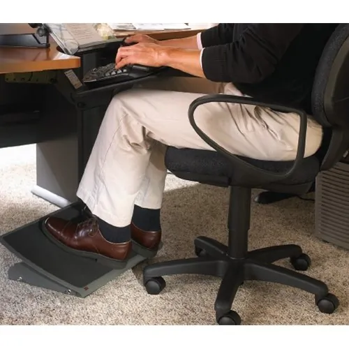 3M FR530CB — 3M Ergonomic Adjustable Footrest - 4" - 4.75" Adjustable Height - 30° Tilt - Gray - 1 Each
