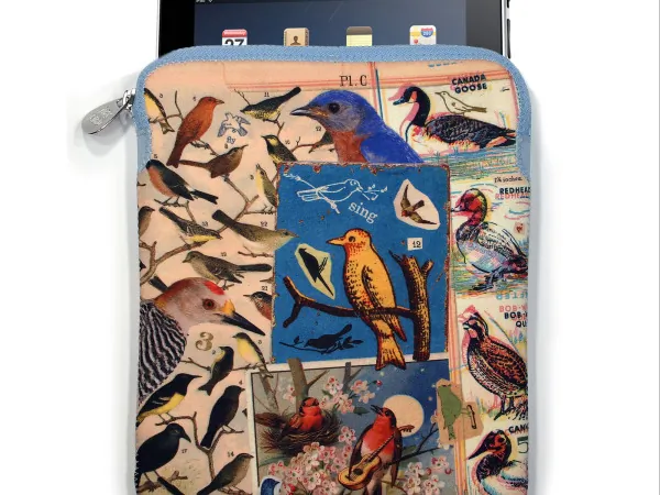 Bulk Buys EL884 — Charming Birds Neoprene Tablet Sleeve
