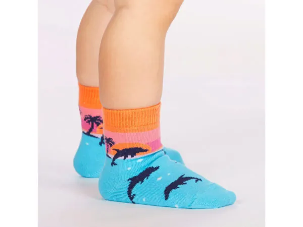 Bulk Buys DB419 — Toddler Dancing Dolphins Crew Socks - Cozy & Colorful