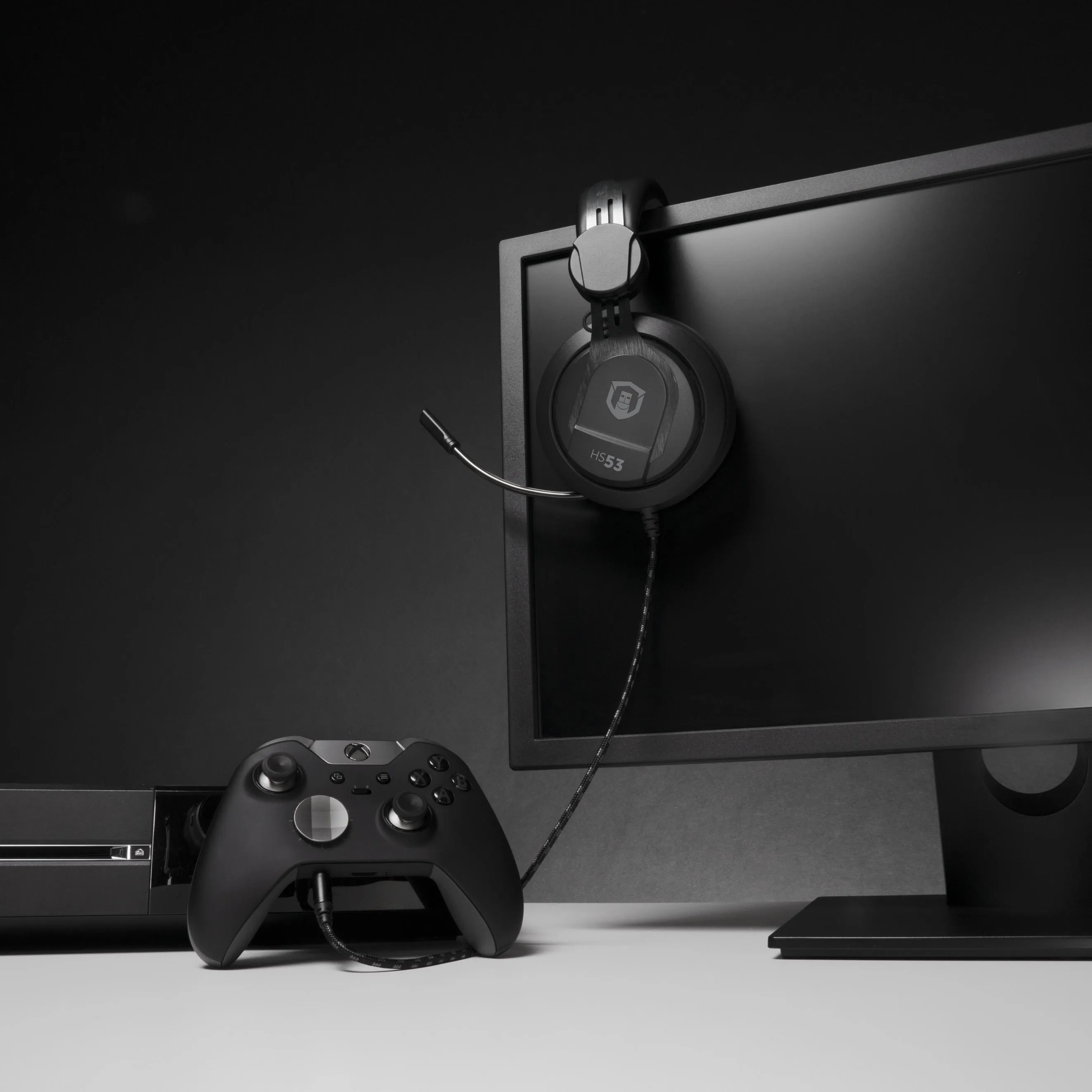 Plugable Technologies TRRS-HS53 - Plugable Performance Onyx Gaming Headset with Mic