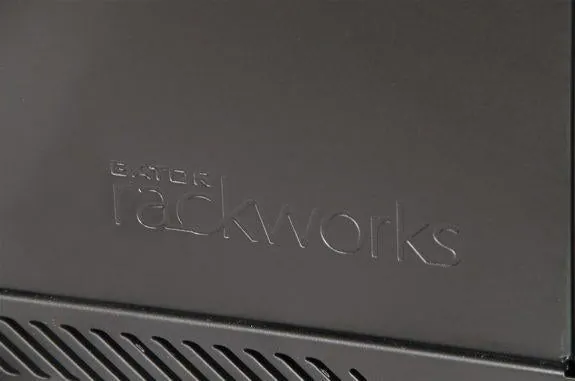 Gator Cases GRW2012508 - Hinged Wall Mounted Rack