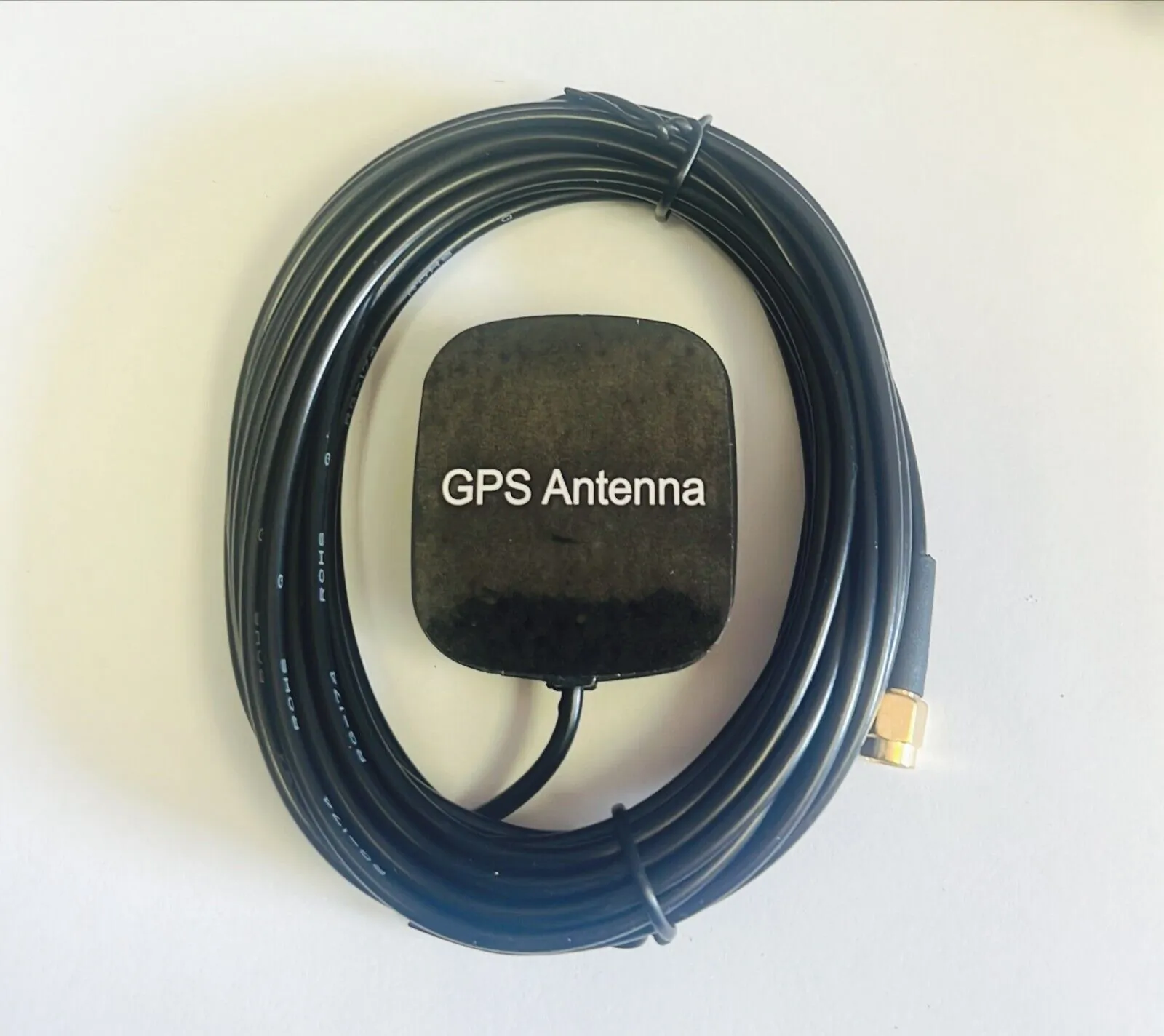 PERLE 08000130 — High-Performance GNSS Antenna with SMA/CA Connector