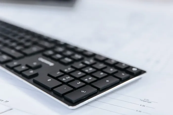 Cherry-G8U-27000LTBUS-2