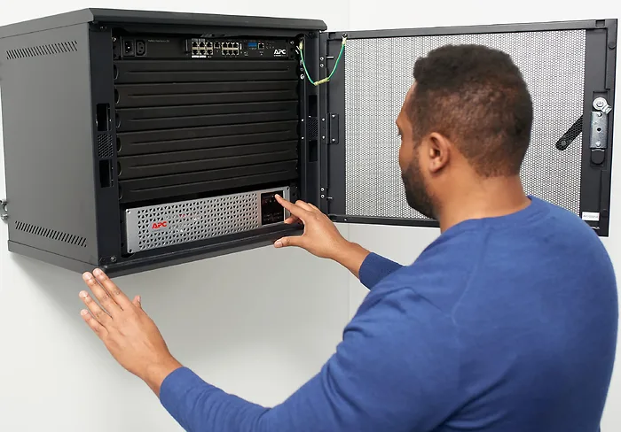 APC - Schneider Electric-SMTL750RM2UCNC