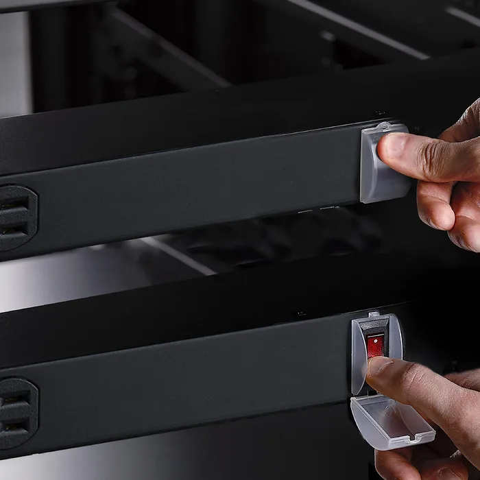 STARTECH-12NM8-RACK-MOUNT-PDU