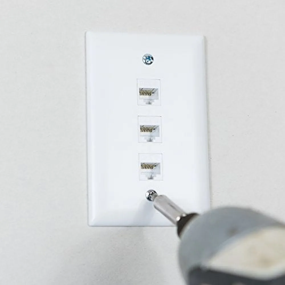 ONQ WP3403WH10 — 10 PK 1 GANG WALL PLATE, 3-PORT, WH