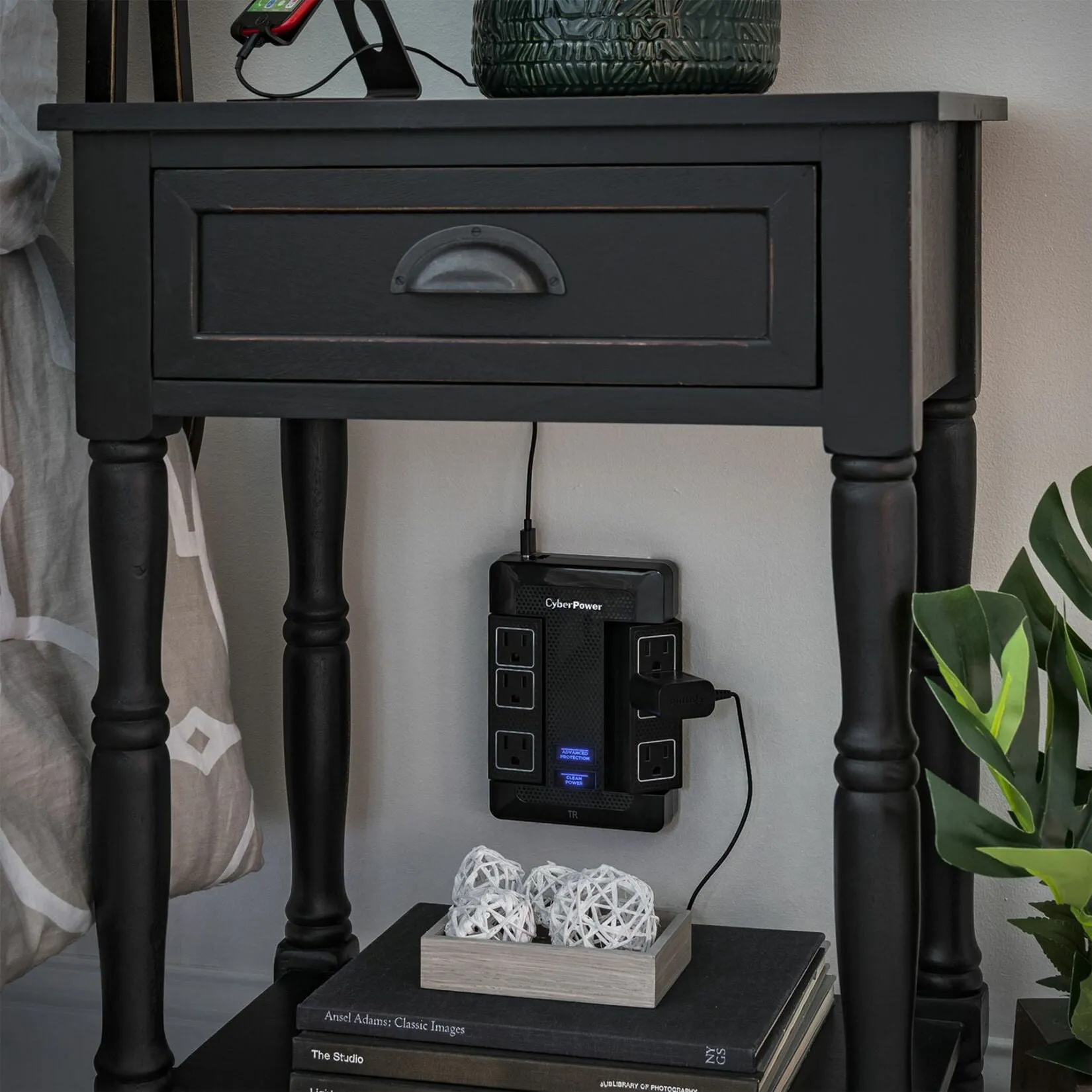 CyberPower HT600WSU2A — CyberPower 600W Surge Protector with USB Ports