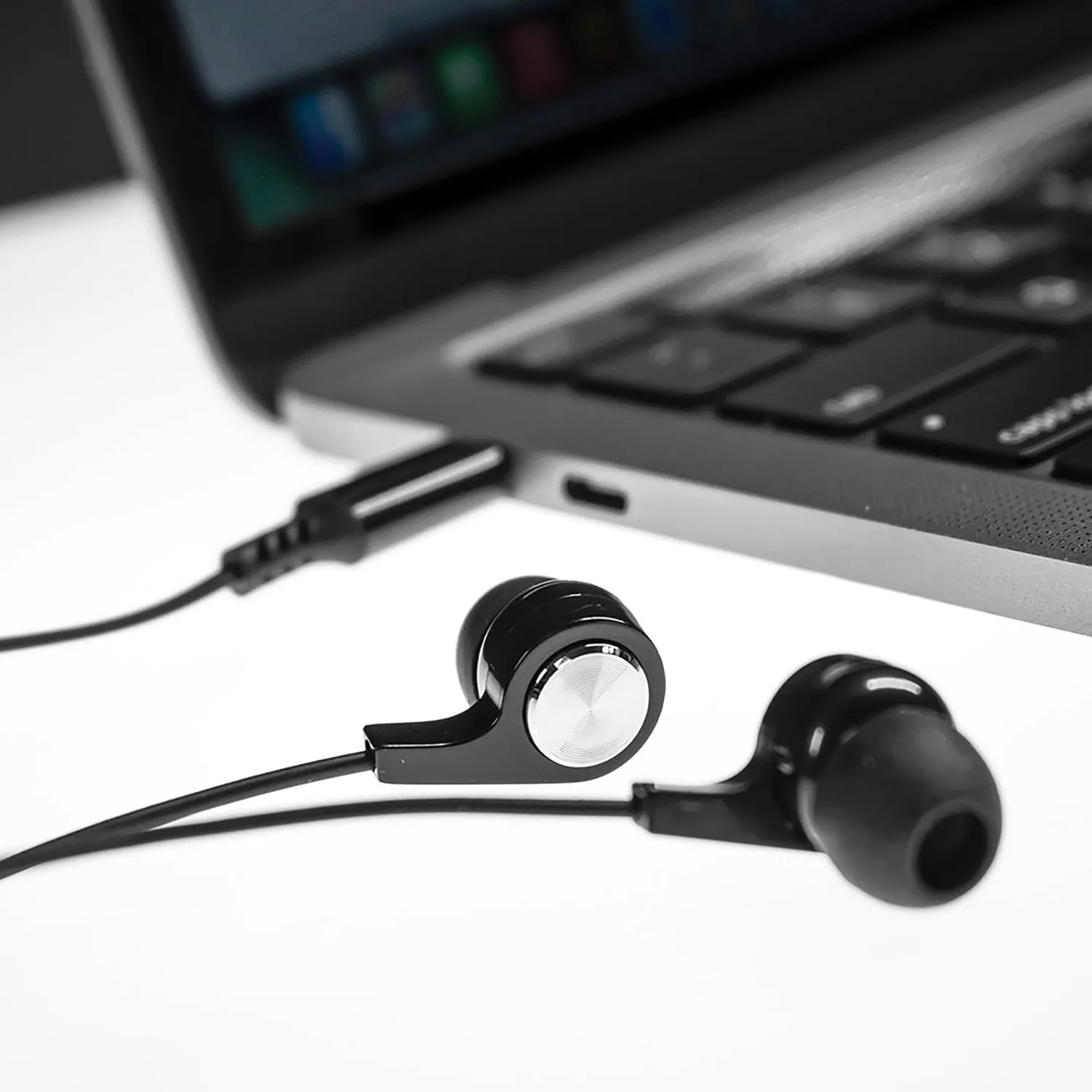 MAXELL 199261 — USB-C WIRED EARBUD W/MIC