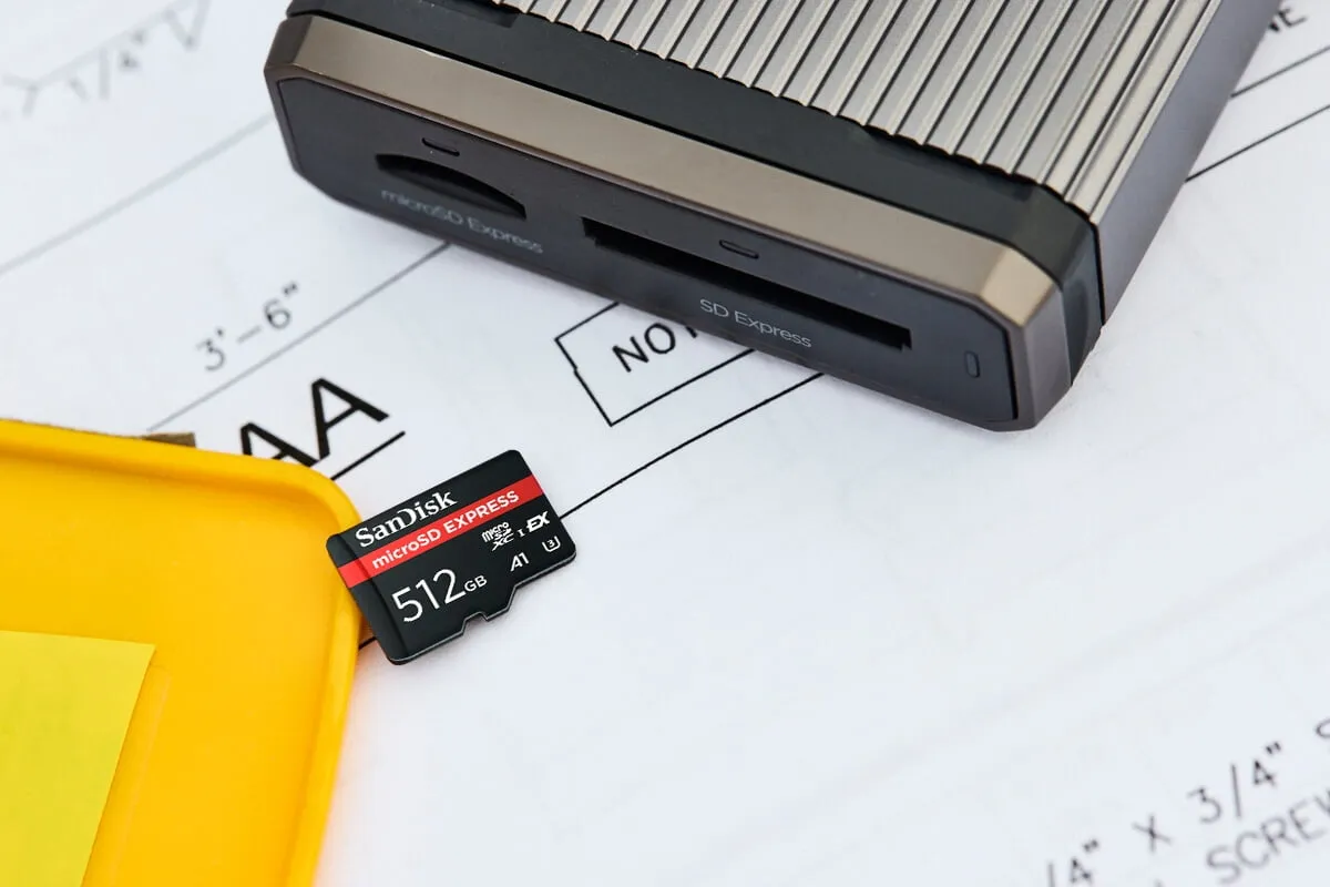 Western Digital SDSQXFN-256G-GN4NN — SANDISK MICROSD EXPRESS