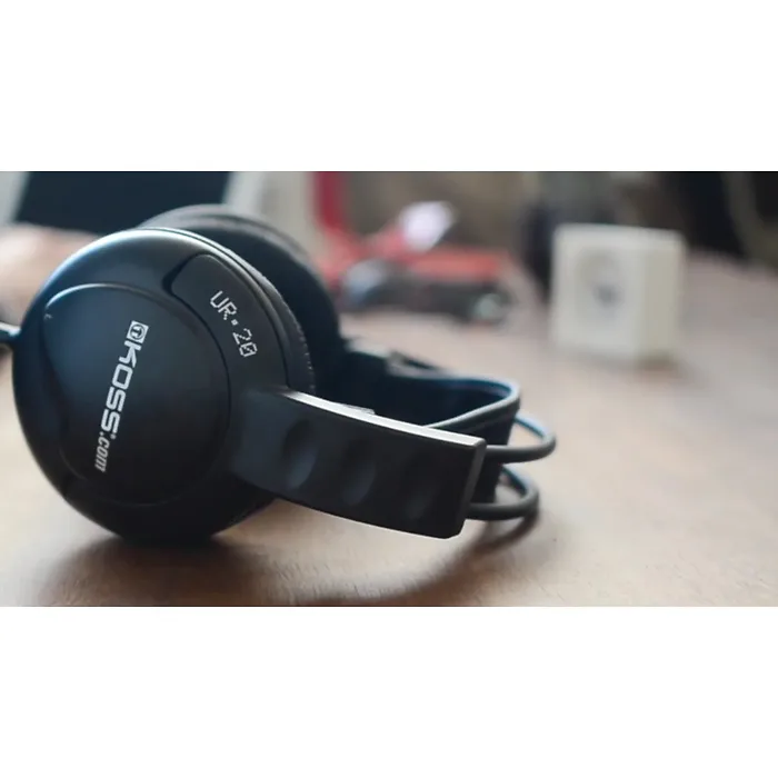 Koss-UR20
