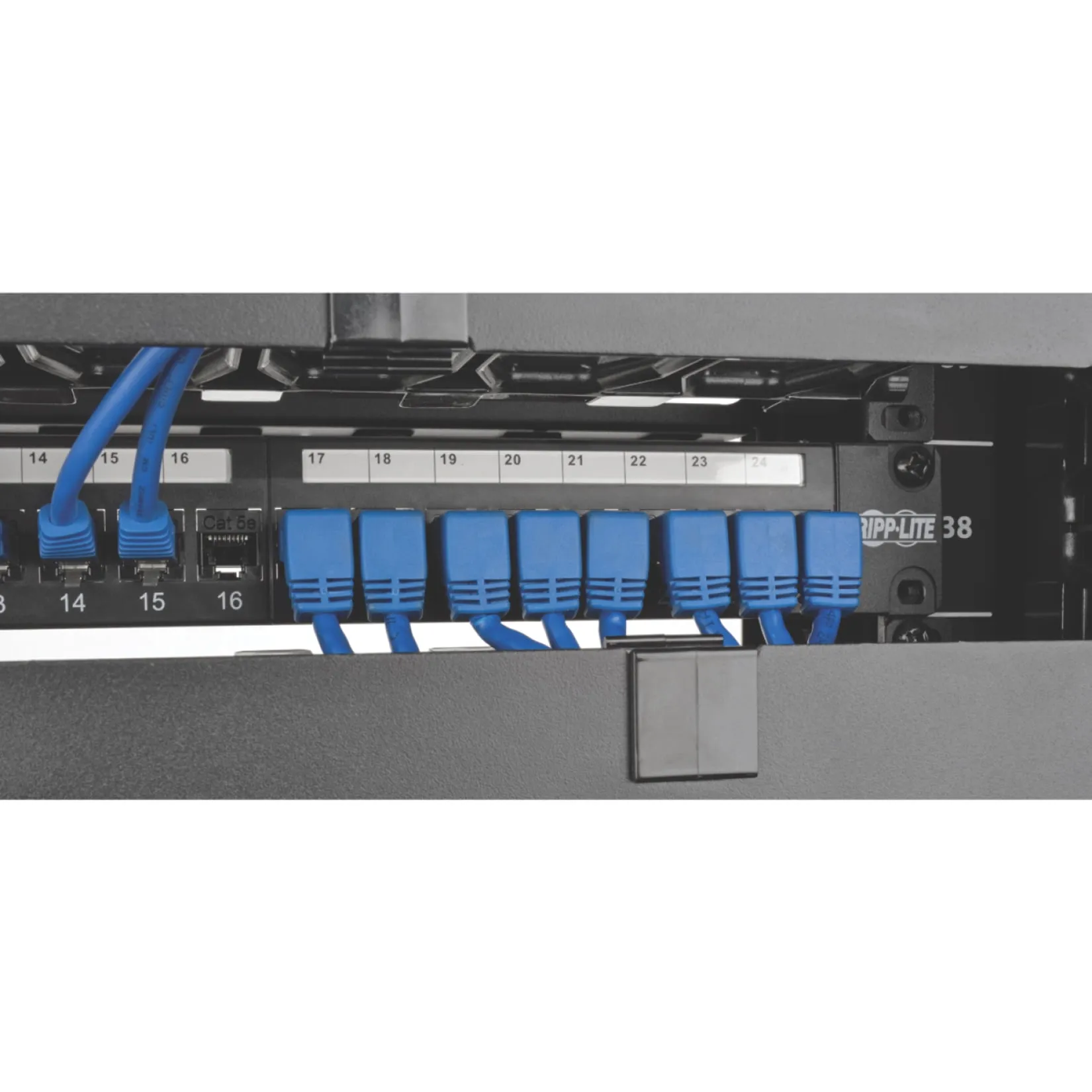 Eaton Tripplite N204-005-BL-DN — EATON TRIPP LITE SERIES DOWN-ANGLE CAT6 GIGABIT MOLDED UTP ETHERNET CABLE (RJ45