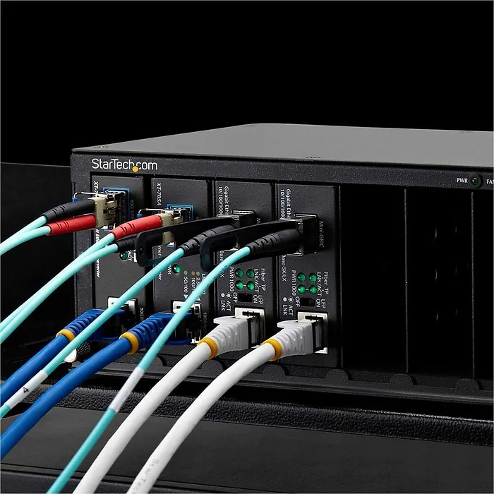 STARTECH-MCM7-MEDIA-CHASSIS
