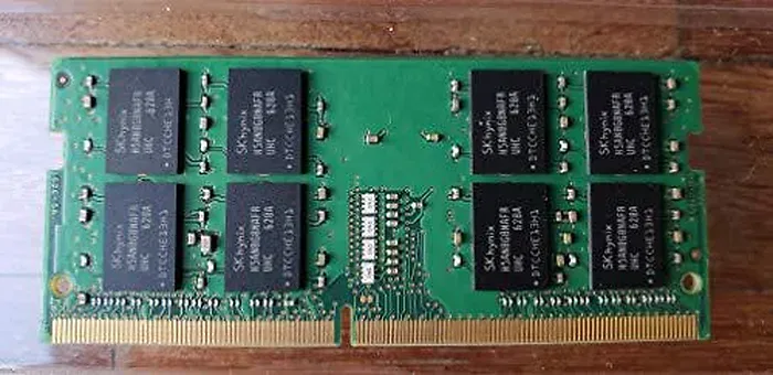 HYNIX-HMA82GS6AFR8N-UH