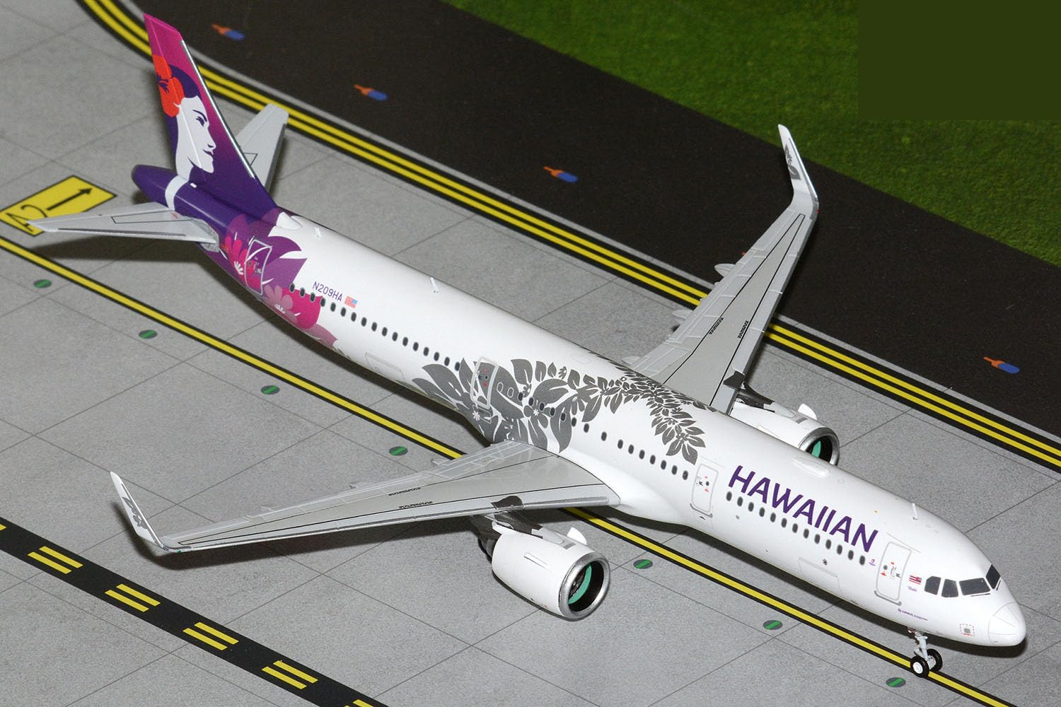 GeminiJets G2HAL1517 — Airbus A321neo Commercial Aircraft "Hawaiian Airlines" (N209HA) White with Purple Tail and Graphics "Gemini 200" Series 1/200 Diecast Model Airplane by GeminiJets
