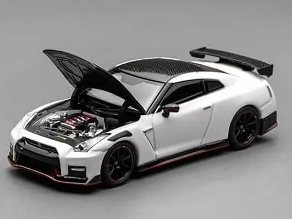 Motorhelix M63525 — 2022 Nissan GT-R Nismo (R35) RHD (Right Hand Drive) Brilliant White Pearl with Carbon Hood and Top "Senior 64" Series 1/64 Diecast Model Car by MotorHelix